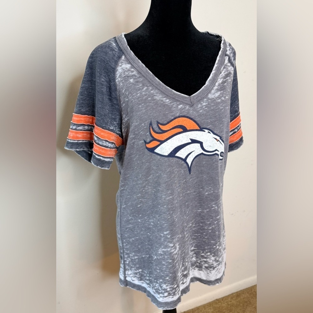 NFL women’s Denver Broncos heather gray distressed short sleeve lightweight LRG - Picture 2 of 6